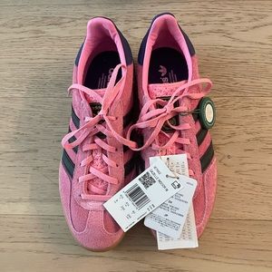 Adidas Gazelle in bliss pink US 8.